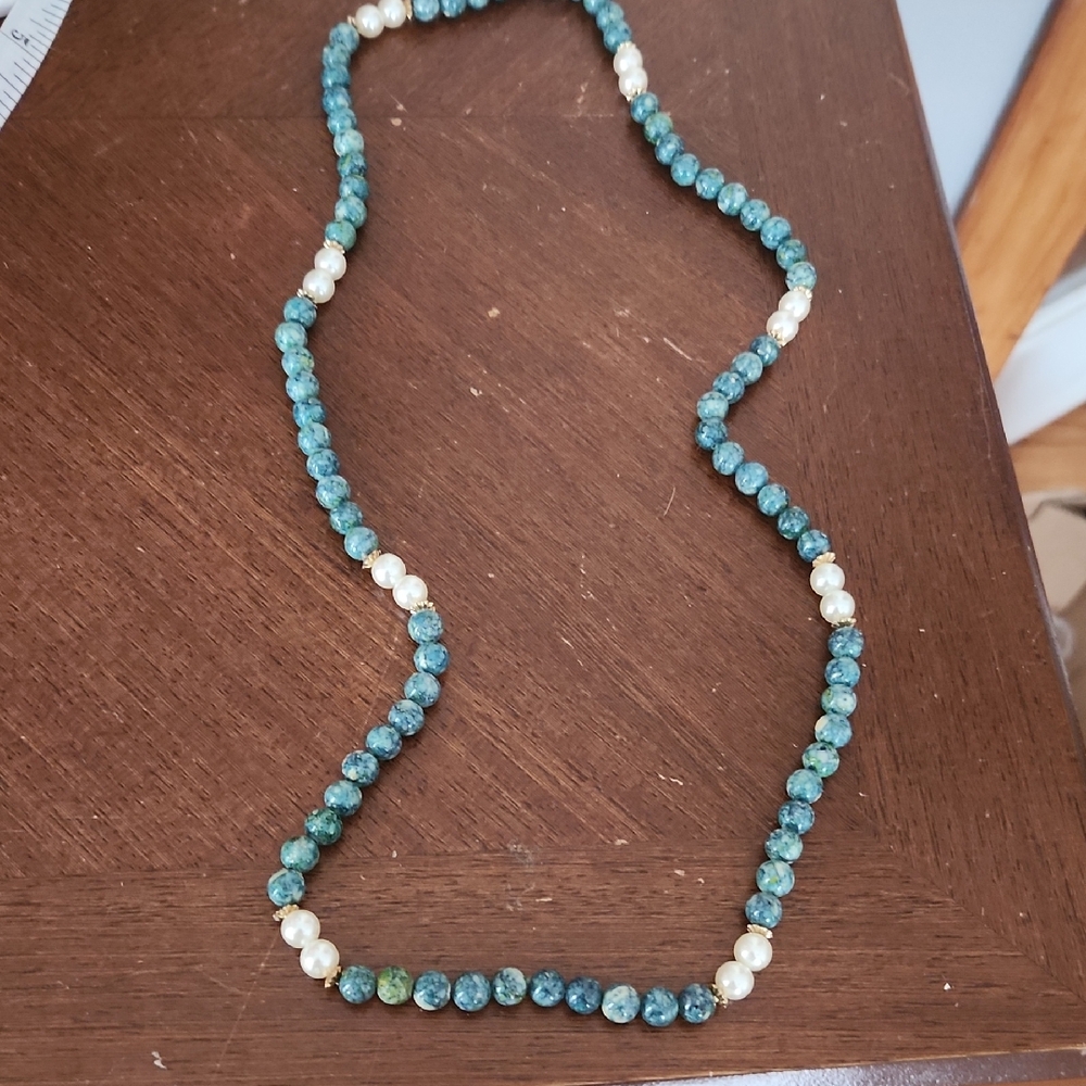 Pretty Vintage Beaded Necklace